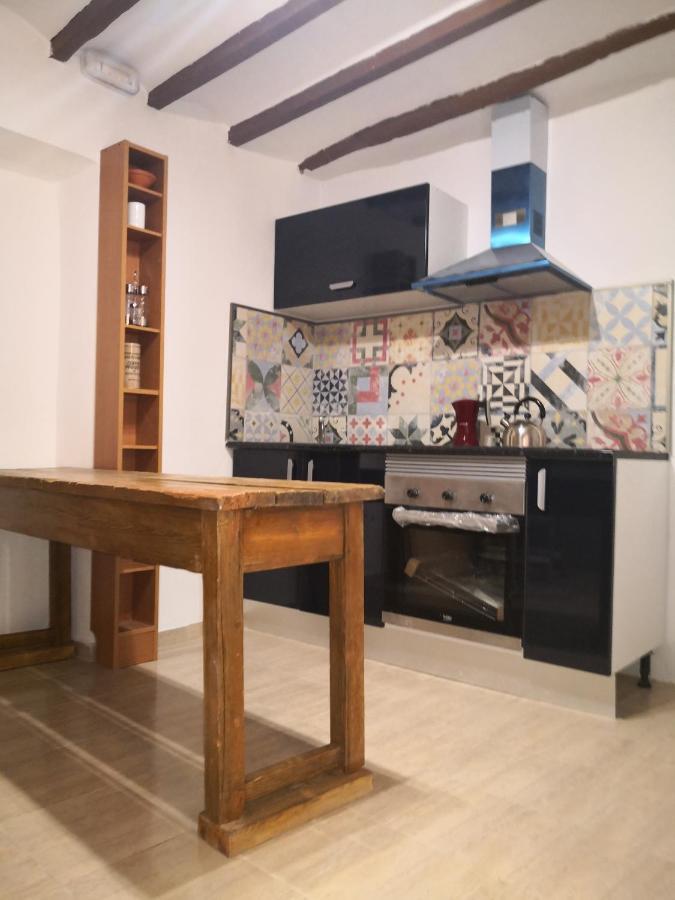 דירות Casa En El Centro Del Pueblo De פינסטראט מראה חיצוני תמונה